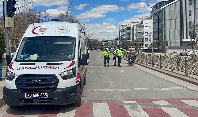 Cipe arkadan çarpan motosikletli genç yaralandı