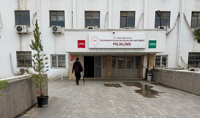 Çocuk Hastalıkları Hastanesinde bayramda örnek uygulama