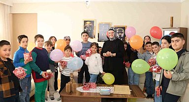 Çocuklara bayram tadında misafirlik