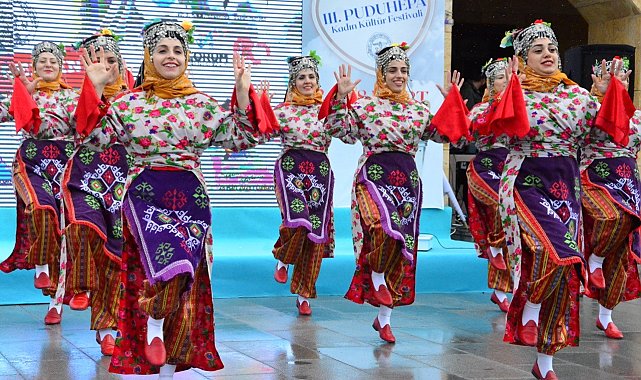 Çorum'da 3. Puduhepa Kadın Kültür Festivali başladı