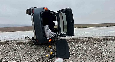 Çorum'da devrilen otomobildeki 5 kişi yaralandı