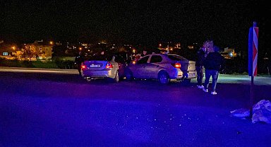 Çorum'da iki otomobil çarpıştı: 6 yaralı