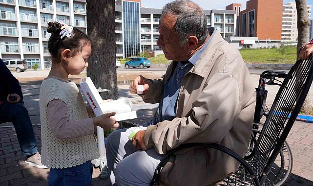 Çukurova'da miniklerden yaşlılara anlamlı ziyaret