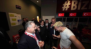 Cumhurbaşkanı Erdoğan, A Milli Futbol Takımı'nı tebrik etti