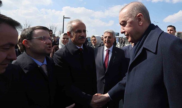 Cumhurbaşkanı Erdoğan: "Birileri bizi ruh köklerimizden koparmak istese de milli ve manevi kimliğimize sahip çıkmaya devam edeceğiz"