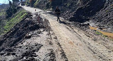 Demirhan ile Çobanlar arasındaki yol yeniden ulaşıma açıldı