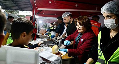 Didim Balat Mahallesi'nde Ramazan bereketi paylaşıldı