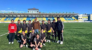 Digorlu kızlar Türkiye yarı finallerinde Kars'ı temsil edecek