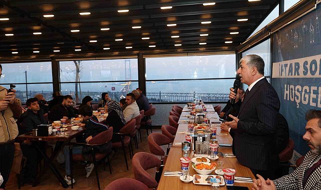 Dilovası'nda yetim ve öksüz aileleri için iftar programı düzenlendi