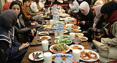 Diyarbakır Bismil Türkmenler Derneği iftar programı düzenledi