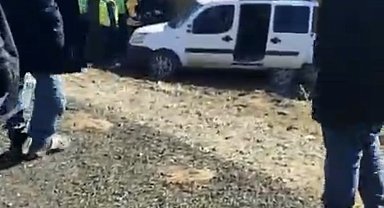 Diyarbakır'da araç evin duvarına çarptı: 2 yaralı