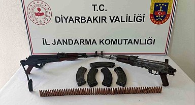 Diyarbakır'da jandarma operasyonları: Silah ve aparatları ele geçirildi