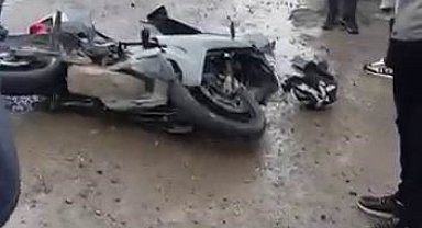 Diyarbakır'da motosiklet ile hafif ticari araç çarpıştı: 1 yaralı