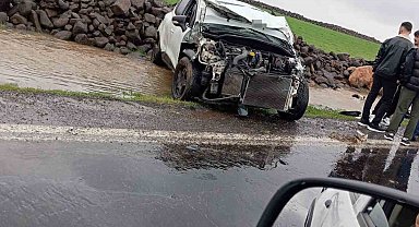 Diyarbakır'da otomobil takla attı: 2 yaralı