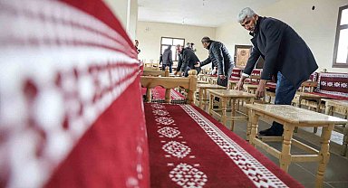 Diyarbakır'da taziye evlerine 732 sedir ve bin 464 sehpa ücretsiz dağıtıldı