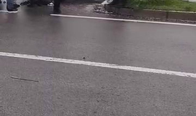 Diyarbakır'da trafik kazası: Araç refüje çarparak durabildi