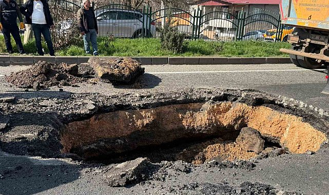 Diyarbakır'da yol çöktü, facianın eşiğinden dönüldü