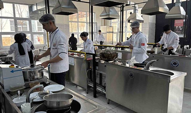 Doğu Anadolu'nun şef adayları Tunceli'de yarıştı