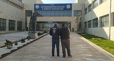 Dolandırıcılık suçundan aranan şahsı polis yakaladı