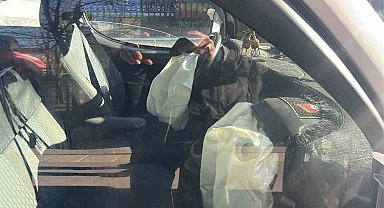 Dolmuş kazasında hava yastığı açıldı: 1 yolcu yaralandı