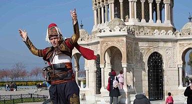 Dünya meydanlarında bir 'Efe': Ege'nin zeybeğini Avrupa'ya taşıdı