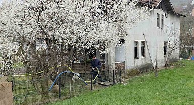 Düzce'de sahur vakti çıkan ev yangınında yaşlı kadın hayatını kaybetti