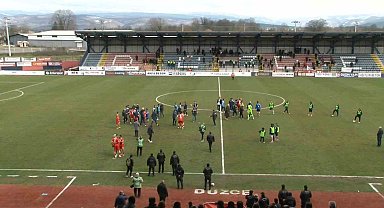 Düzcespor - Sebat Gençlikspor maçı sonrası saha karıştı