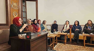 EBB Dil Ve Edebiyat Konağında şiirler, ilahiler ve türküler kadınlar için okundu