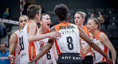 Eczacıbaşı Dynavit, Kupa Volley'de yarı finalde