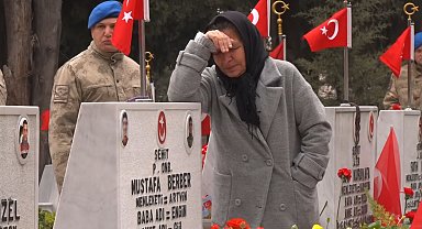 Edirnekapı Şehitliği'nde bayram öncesi hüzünlü ziyaret