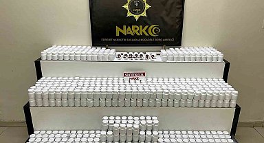 Edremit'te araçta 42 bin 600 sentetik ecza ele geçirildi