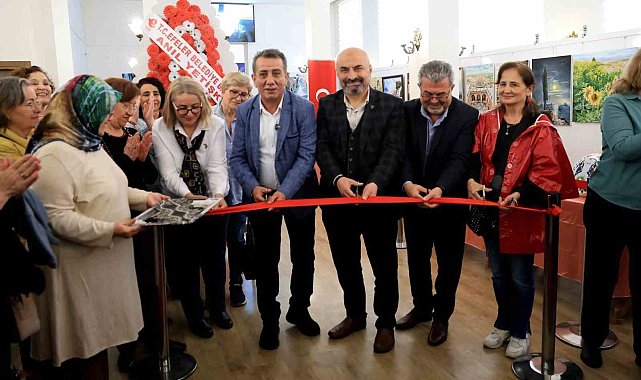 Efeler'de el emeği göz nuru eserler görücüye çıktı