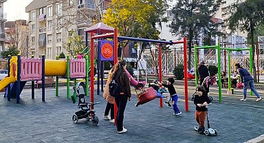 Efeler'in parkları yenileniyor