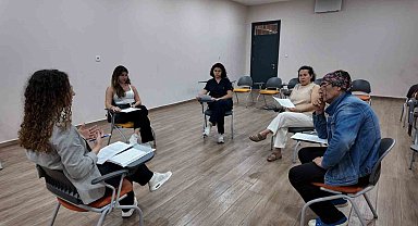 Efeler'in Psikososyal Destek Merkezleri vatandaşlara dokunmaya devam ediyor