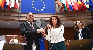 Ekrem İmamoğlu'na Brüksel'de Paweł Adamowicz Ödülü