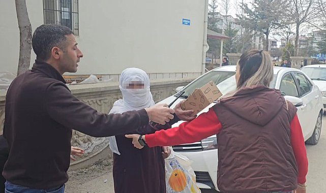 Elazığ'da dilenci zabıtalara yakalandı: "Al senin olsun" diyerek parayı teklif etti