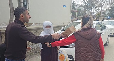 Elazığ'da dilenci zabıtalara yakalandı: "Al senin olsun" diyerek parayı teklif etti