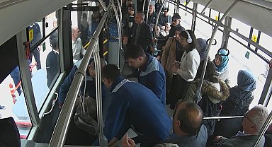 Elazığ'da otobüs şoförü rahatsızlanan yolcuyu hastaneye yetiştirdi