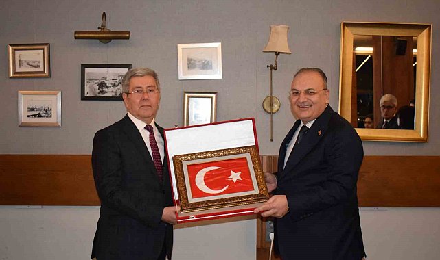 Emekli olan İzmir BAM Başsavcısı Arapoğlu'na veda töreni