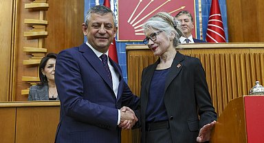 Emine Ülker Tarhan yeniden CHP'de