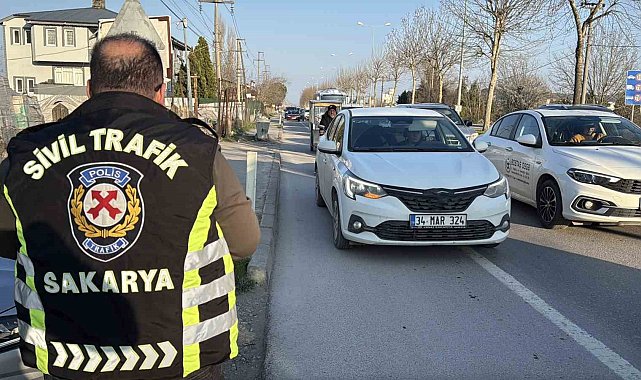 Emniyet şeridinde gidenler drona yakalandı: 10 dakikada 15 araca 300 bin lira ceza