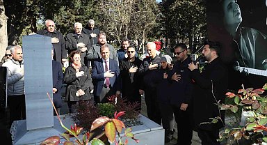 Emre Saltık, vefatının 9. yıl dönümünde kabri başında anıldı