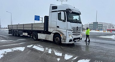 Erzincan'da 335 köy yolu kar nedeniyle ulaşıma kapalı