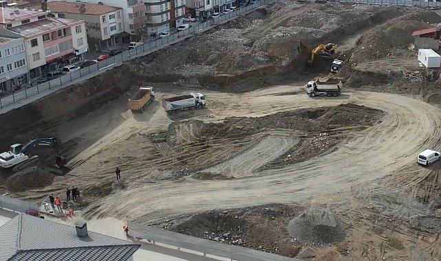 Erzincan'da Merkez Çarşısı'nda kentsel dönüşüm sürüyor