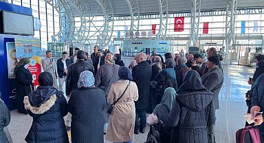 Erzincan'dan umre yolcuları dualarla uğurlandı