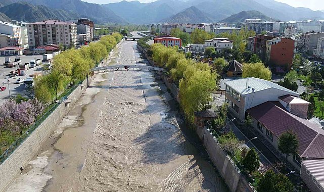 Erzurum'da su bereket oldu: 615 bin dekar arazi sulamaya açıldı