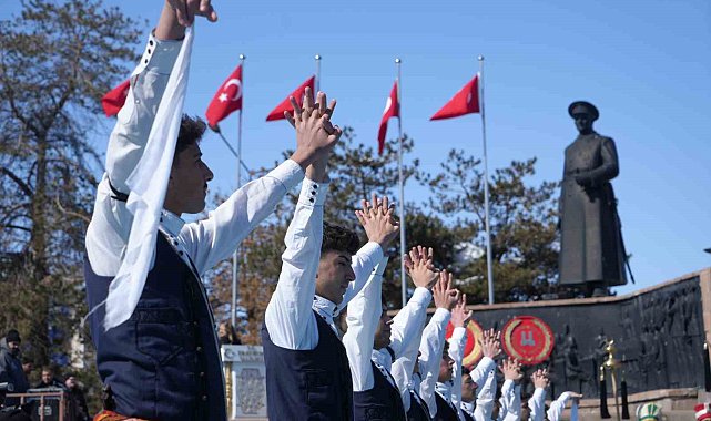 Erzurum'un kurtuluşunun 108'nci yıl dönümünü coşkuyla kutladı