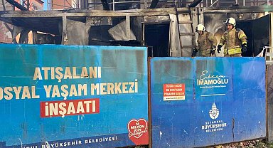 Esenler'de İBB şantiyesinde yangın: 3 konteyner zarar gördü