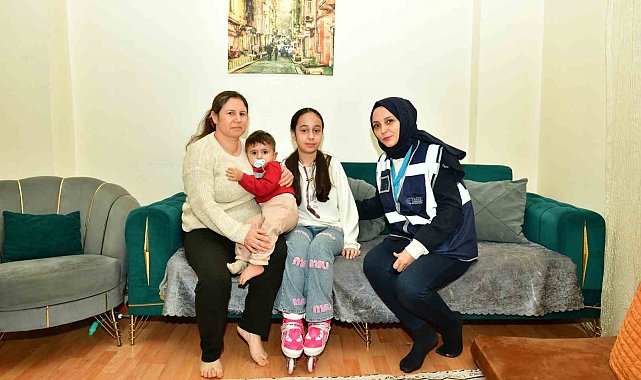 Esenyurt Belediye Başkan Vekili Can Aksoy, 11 yaşındaki Nazlı'ya paten sürprizi