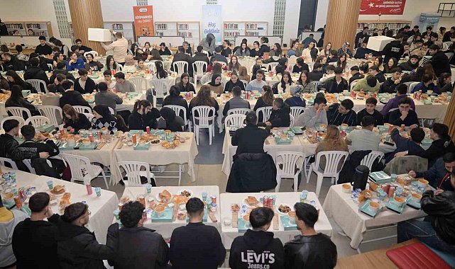 Esenyurt'ta gençlerle iftar buluşması
